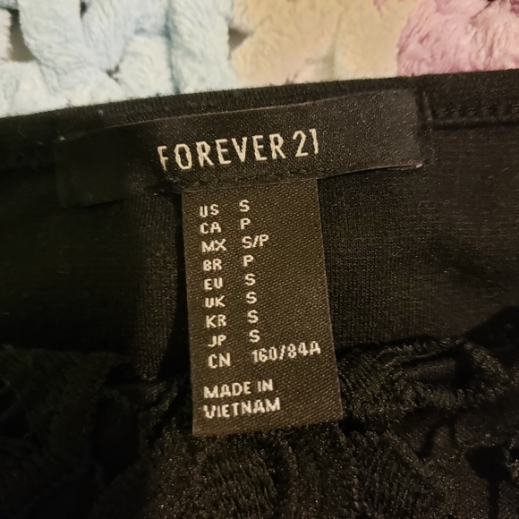 Forever 21 lacey crop cami - Picture 2 of 8